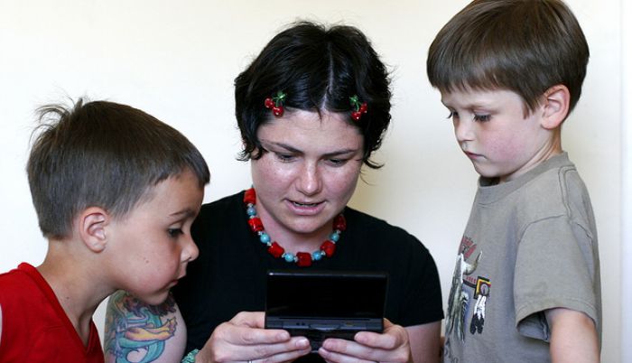Internet, puede potenciar la fobia social en los niños