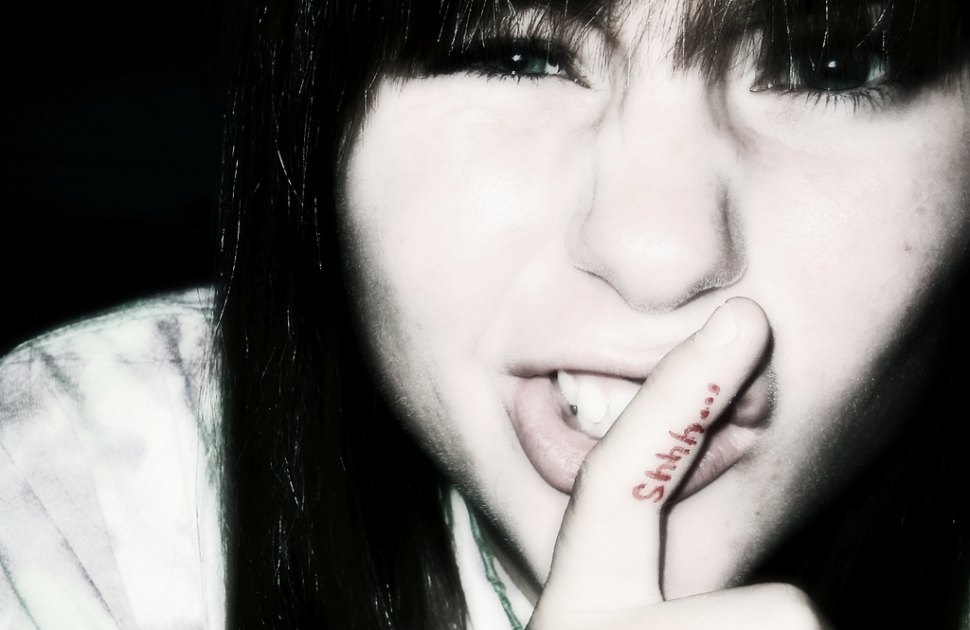 A quien dices tu secreto das tu libertad.