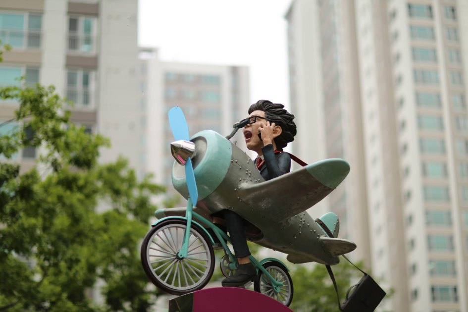 Half dialogues o la distracción de escuchar una conversación a medias