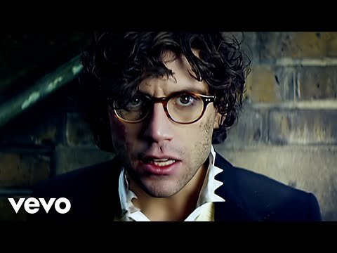 Kick ass (We are young). MIKA vs. RedOne