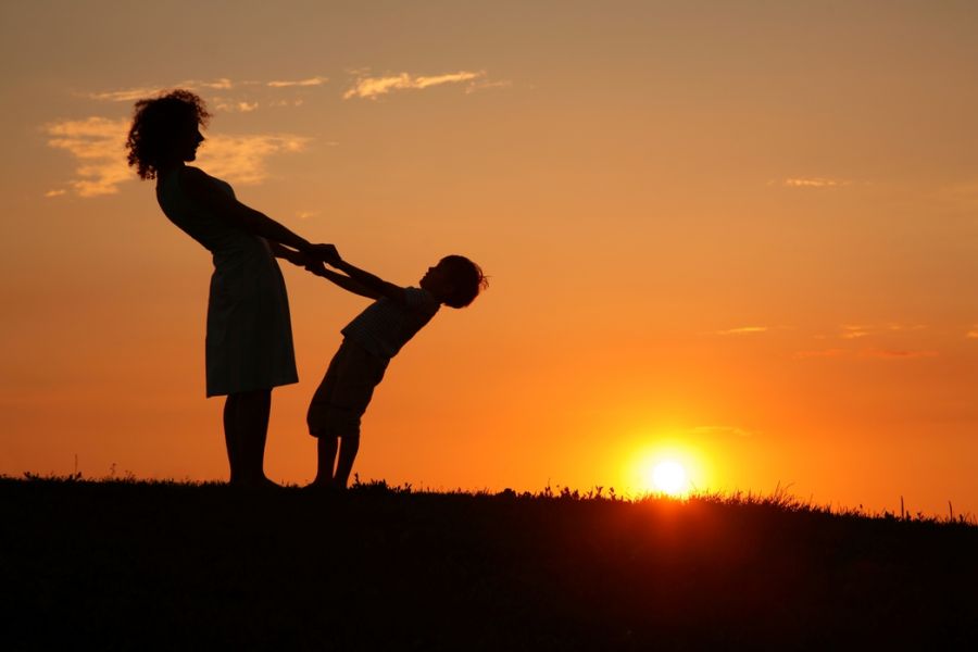 ¿Podemos ser amigos de nuestros hijos?