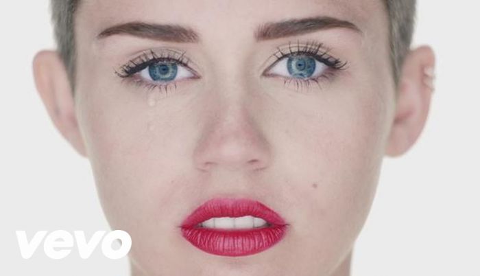 Wrecking ball. Milley Cyrus