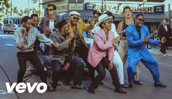 Uptown Funk. Mark Ronson ft. Bruno Mars