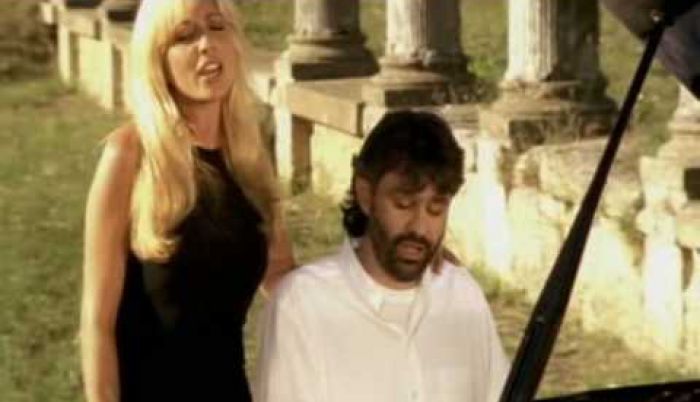 Vivo por ella. Andrea Bocelli y Marta Sánchez