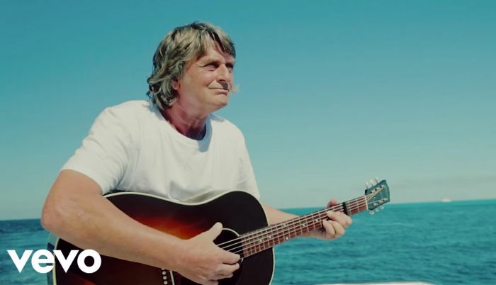Sailing. Mike Oldfield