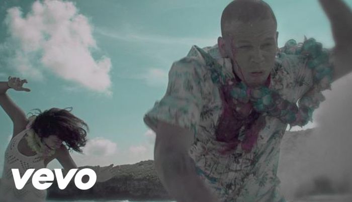 Muerte en Hawaii de Calle 13