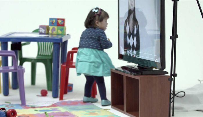 ¿Qué pasa cuando tu bebé te ve a través de una pantalla?
