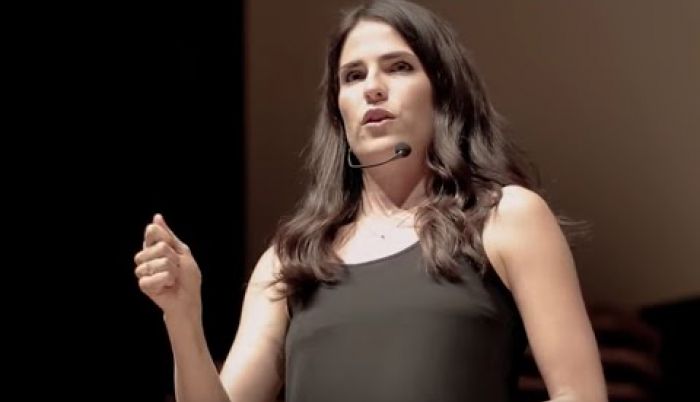 Dulces son los frutos de la adversidad. Karla Souza