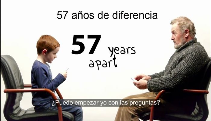 Un niño y un adulto hablan sobre la vida
